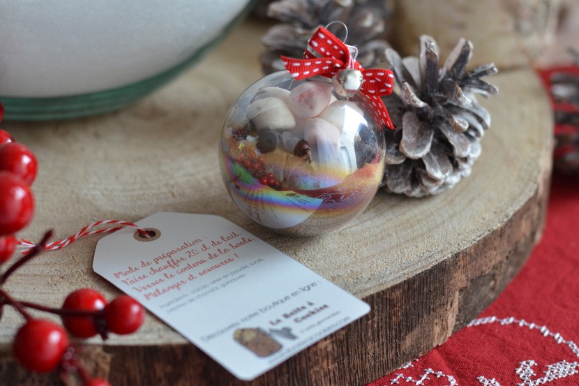 Photo Boule de Noël pour chocolat chaud gourmand