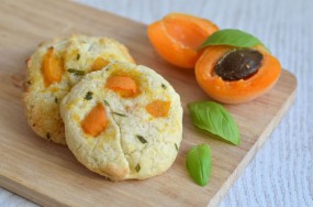 Cookies aux abricots frais et basilic