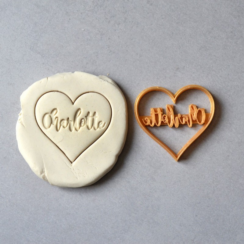 LYS Emporte-Pièce Lys avec Coeur Intérieur 4,5 CM Smolik Cookies Amour Mariage Cuire 