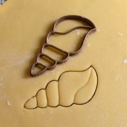Shell cookie cutter
