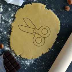 Scissors cookie cutter