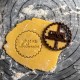 Joyeux anniversaire cookie cutter - scalloped circle