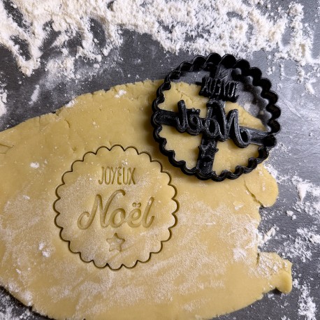 Joyeux Noël cookie cutter - scalloped circle