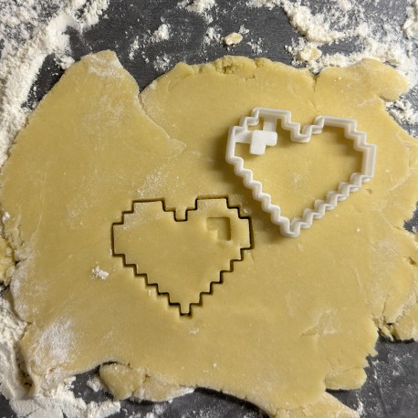 Pixel heart cookie cutter