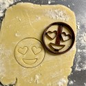 Eyes heart emoji cookie cutter
