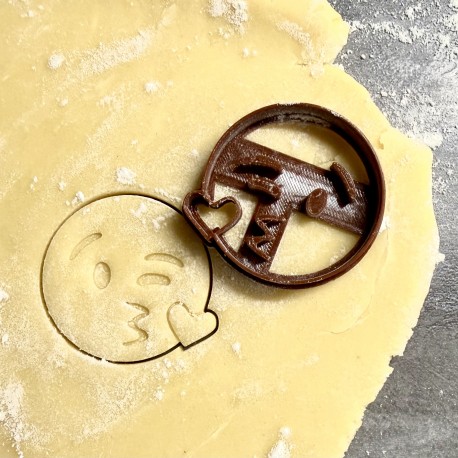 Emporte-pièce Emoji souffle un coeur