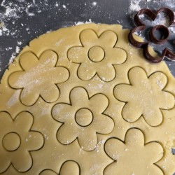 Maple leaf cookie cutter