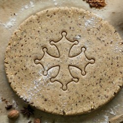 Occitane cross cookie cutter - Contour