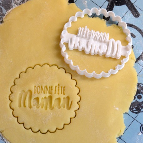 Emporte-pi&egrave;ce Bonne f&ecirc;te Maman - festonn&eacute;