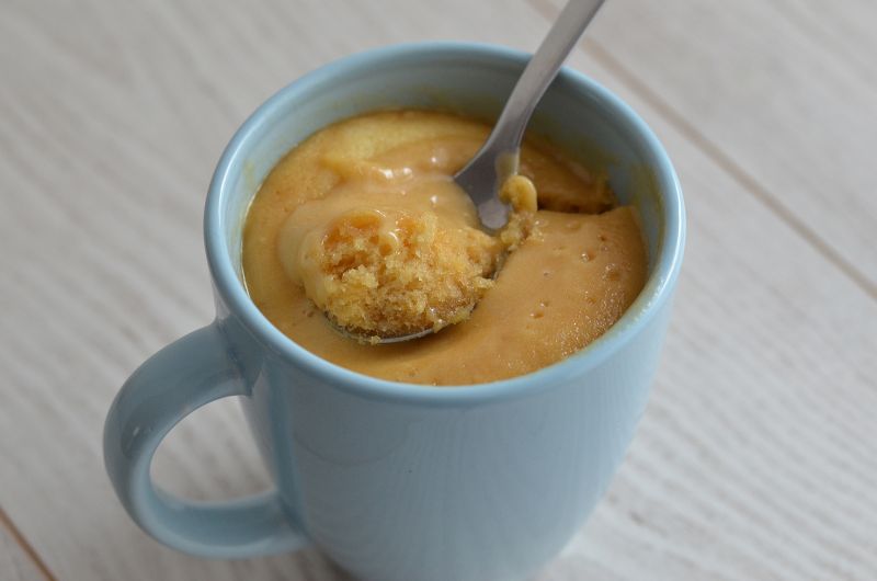Mug cake au caramel au beurre salé